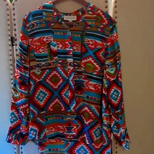 Jones beautiful Aztec print size extra large machine wash feels like Silk